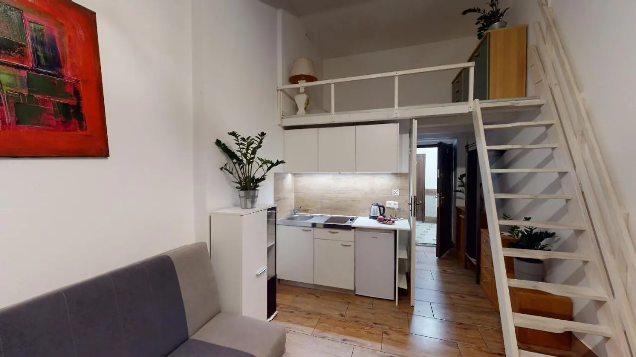 Komuny Paryskiej 62 Centrum فروتسواف شقة