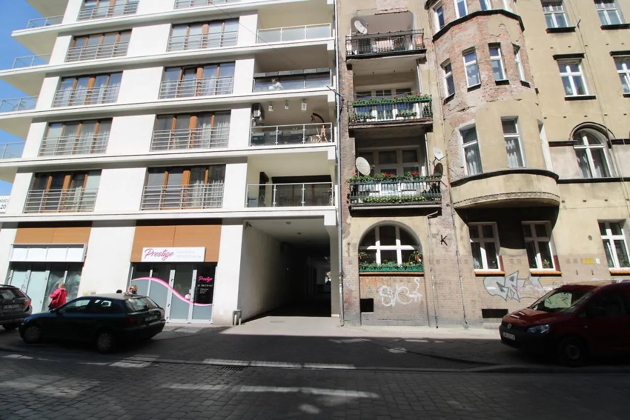Komuny Paryskiej 62 Centrum فروتسواف 0*,  بولندا